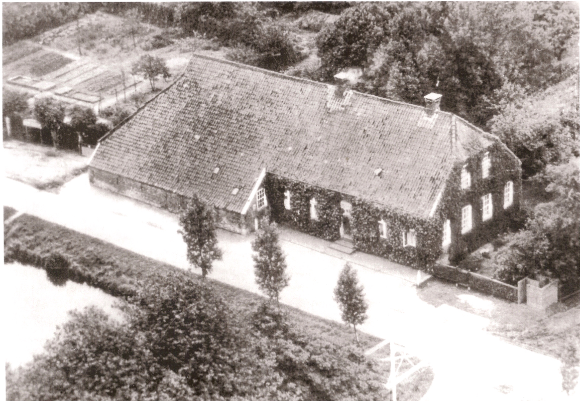 Das Compagniehaus Westgroßefehn im Luftbild